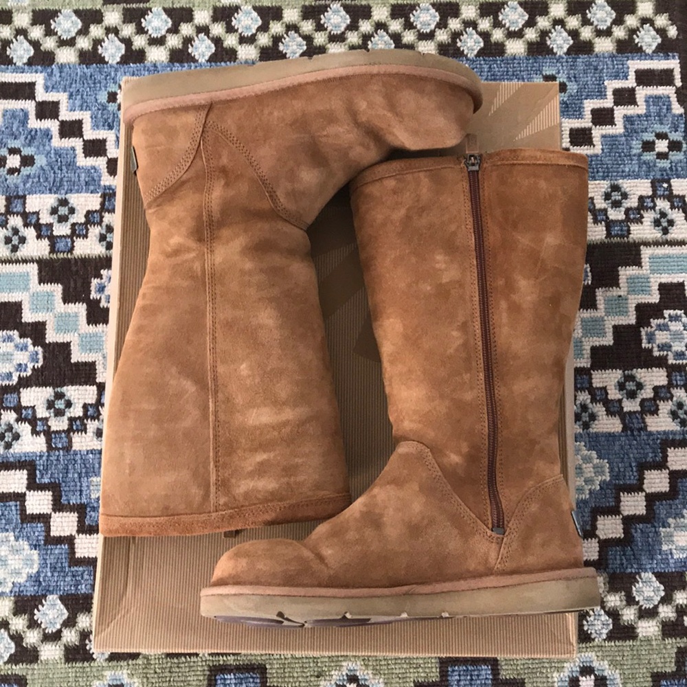UGG Classic unworn boots